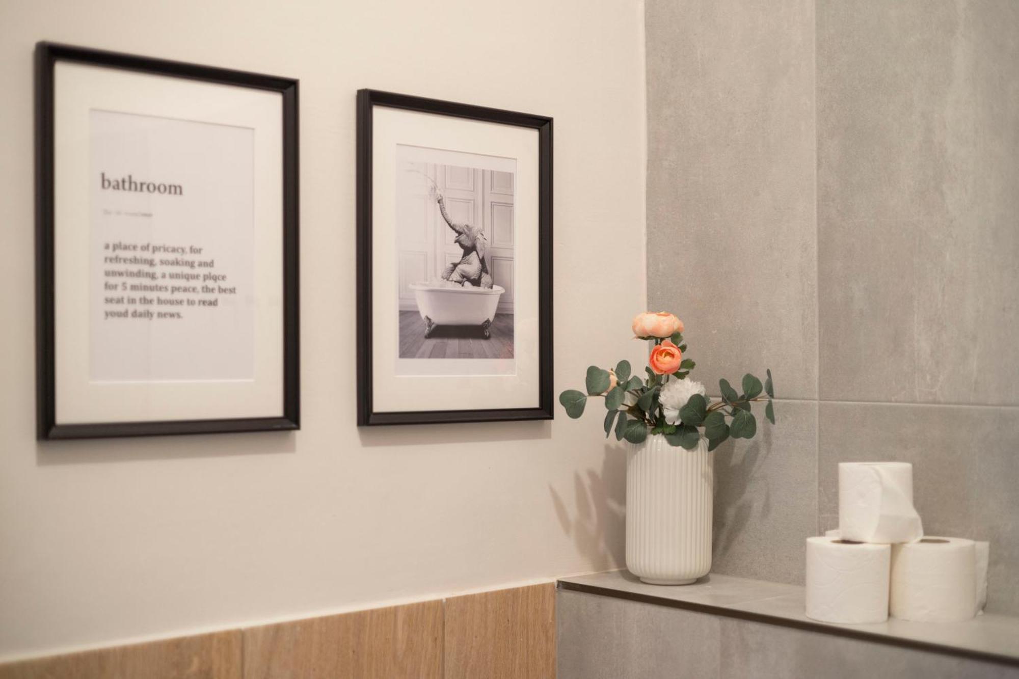 Stylish & Cozy City Center Apartment By Prestige Homes Budapest Kültér fotó