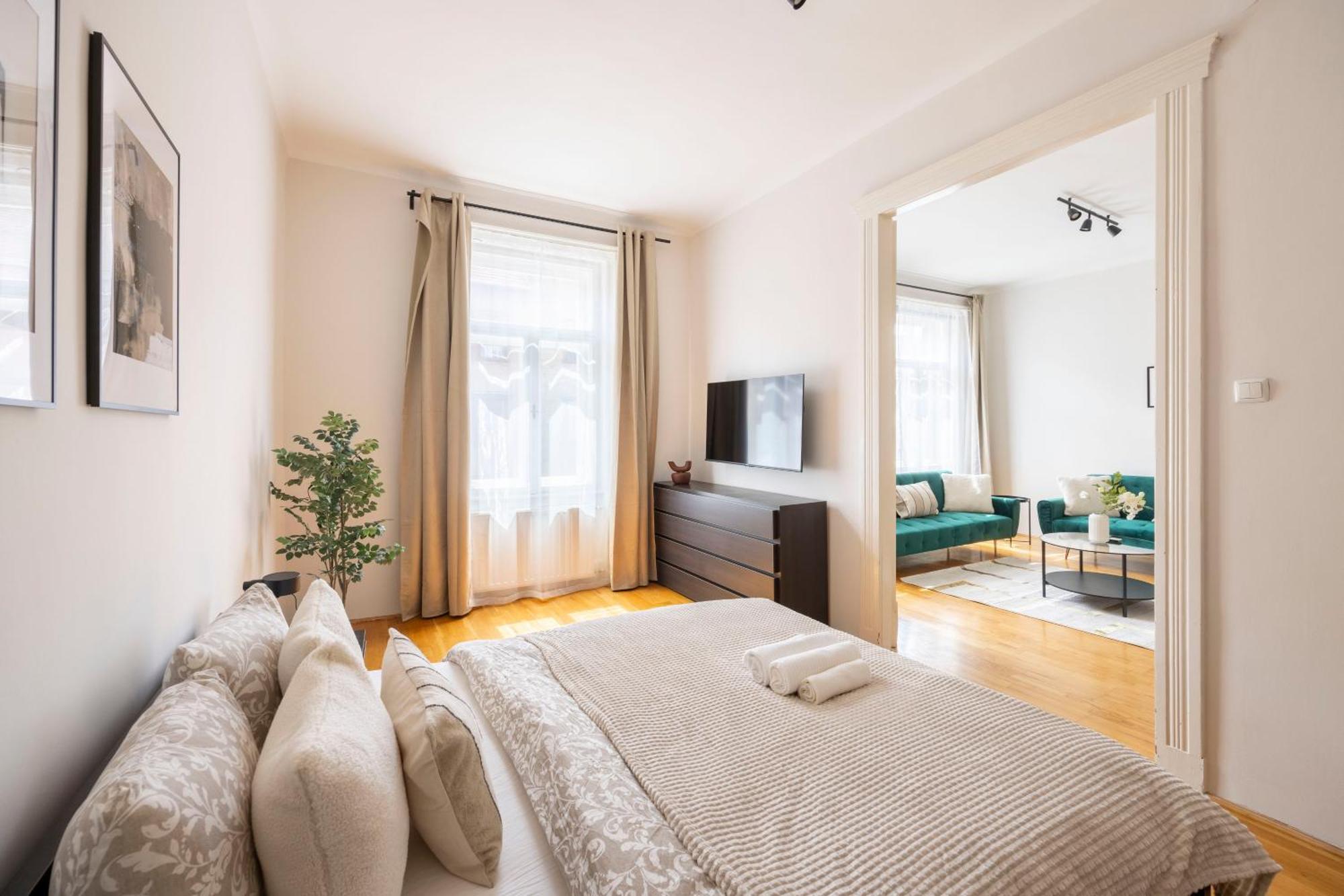 Stylish & Cozy City Center Apartment By Prestige Homes Budapest Kültér fotó